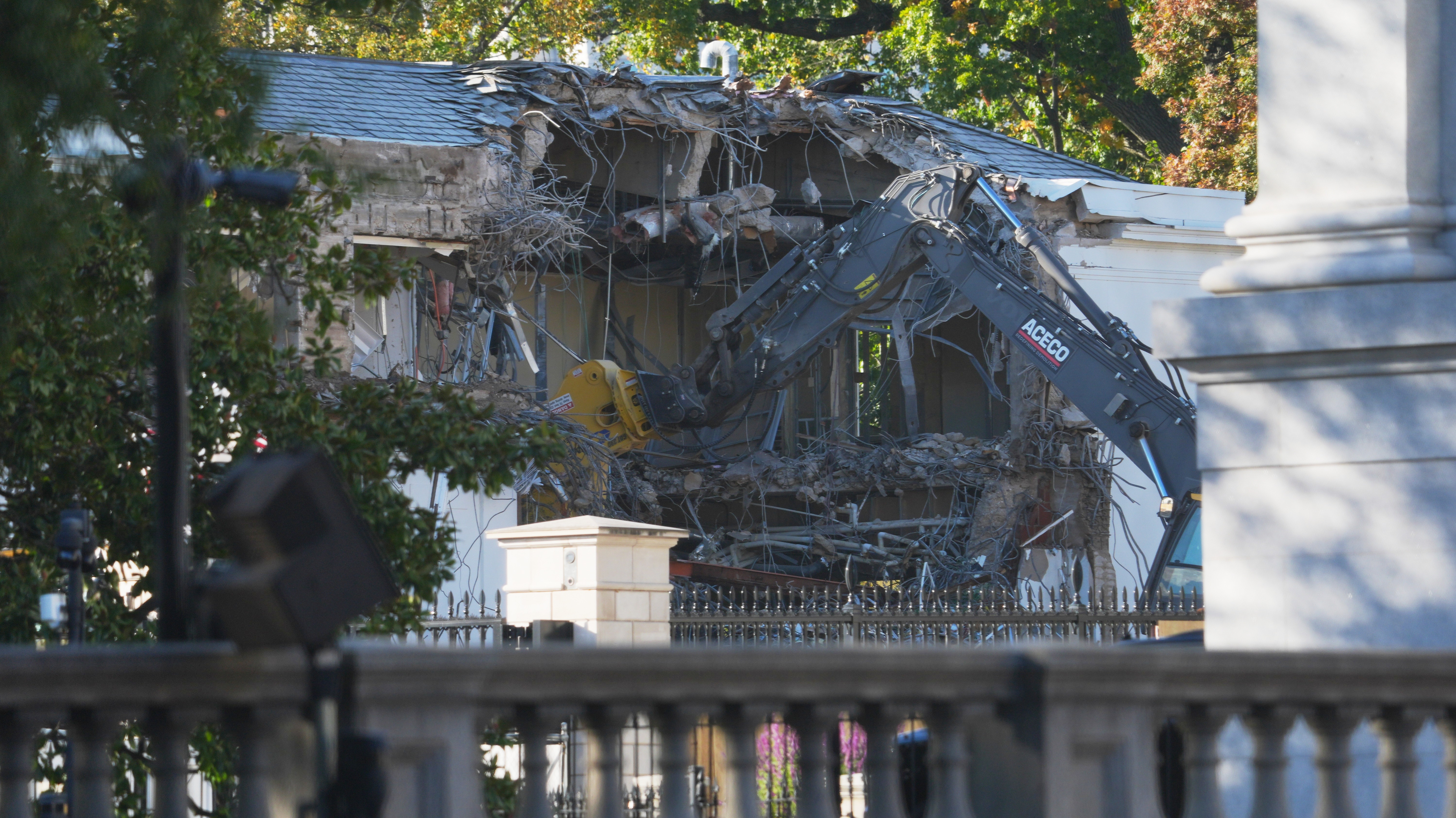 Work underway to build Trump's £186m White House ballroom