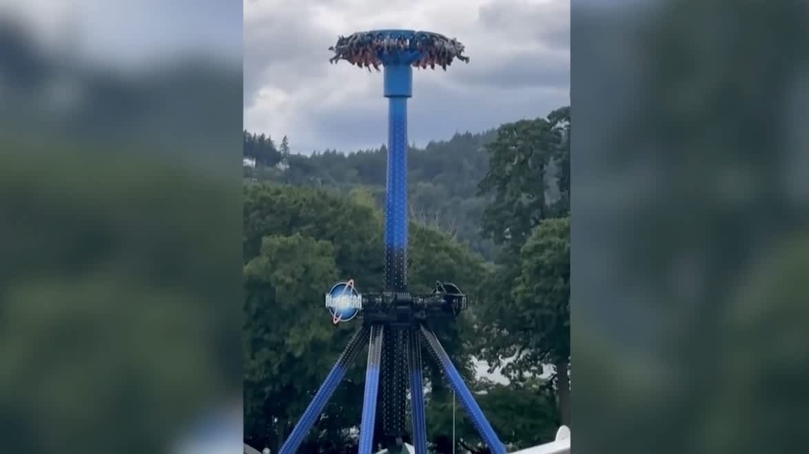 Firefighters rescue 28 people trapped upside down on Oregon theme park ride