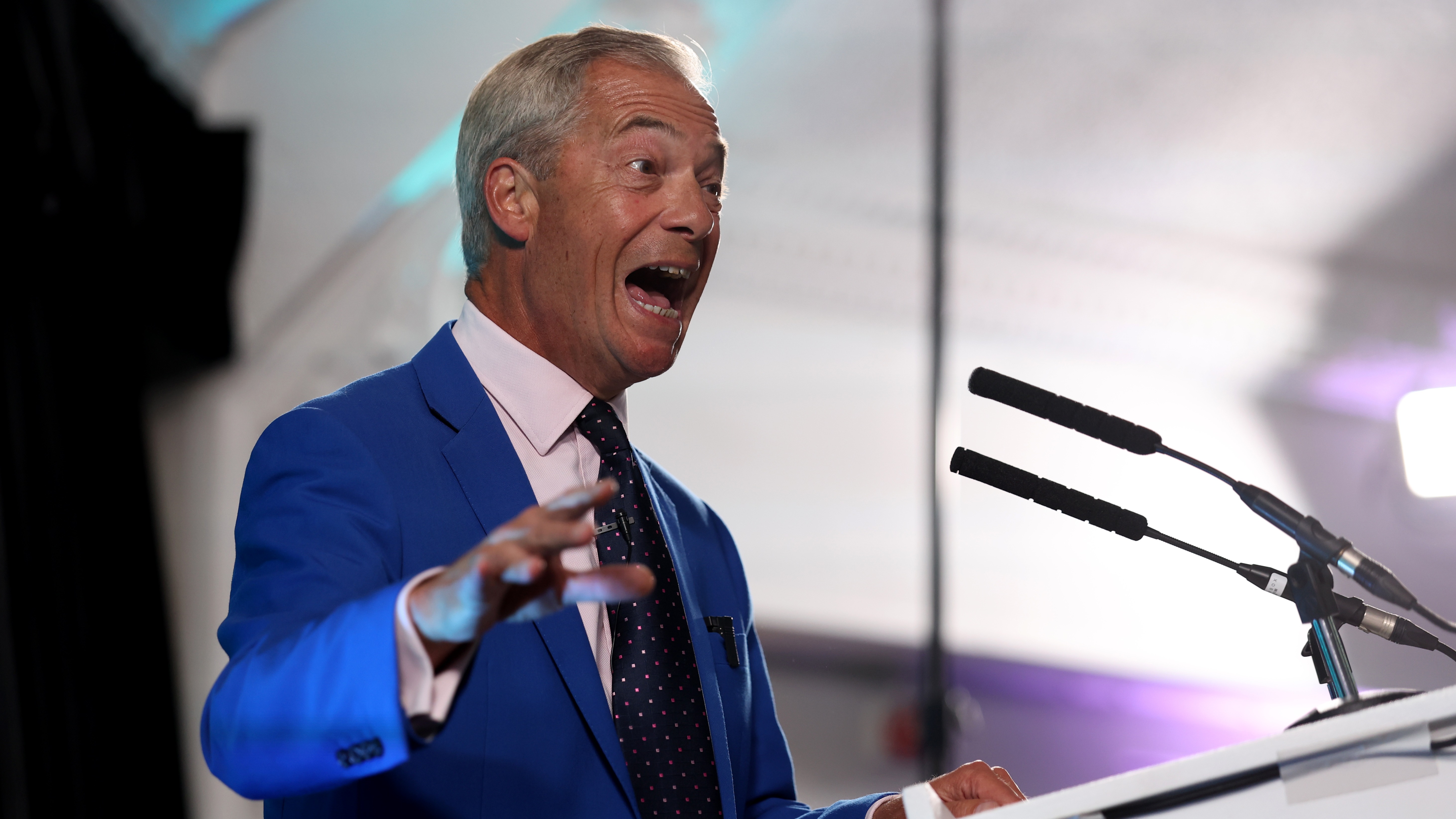 No rules broken' over criminal's financial support to Farage, says Reform |  ITV News