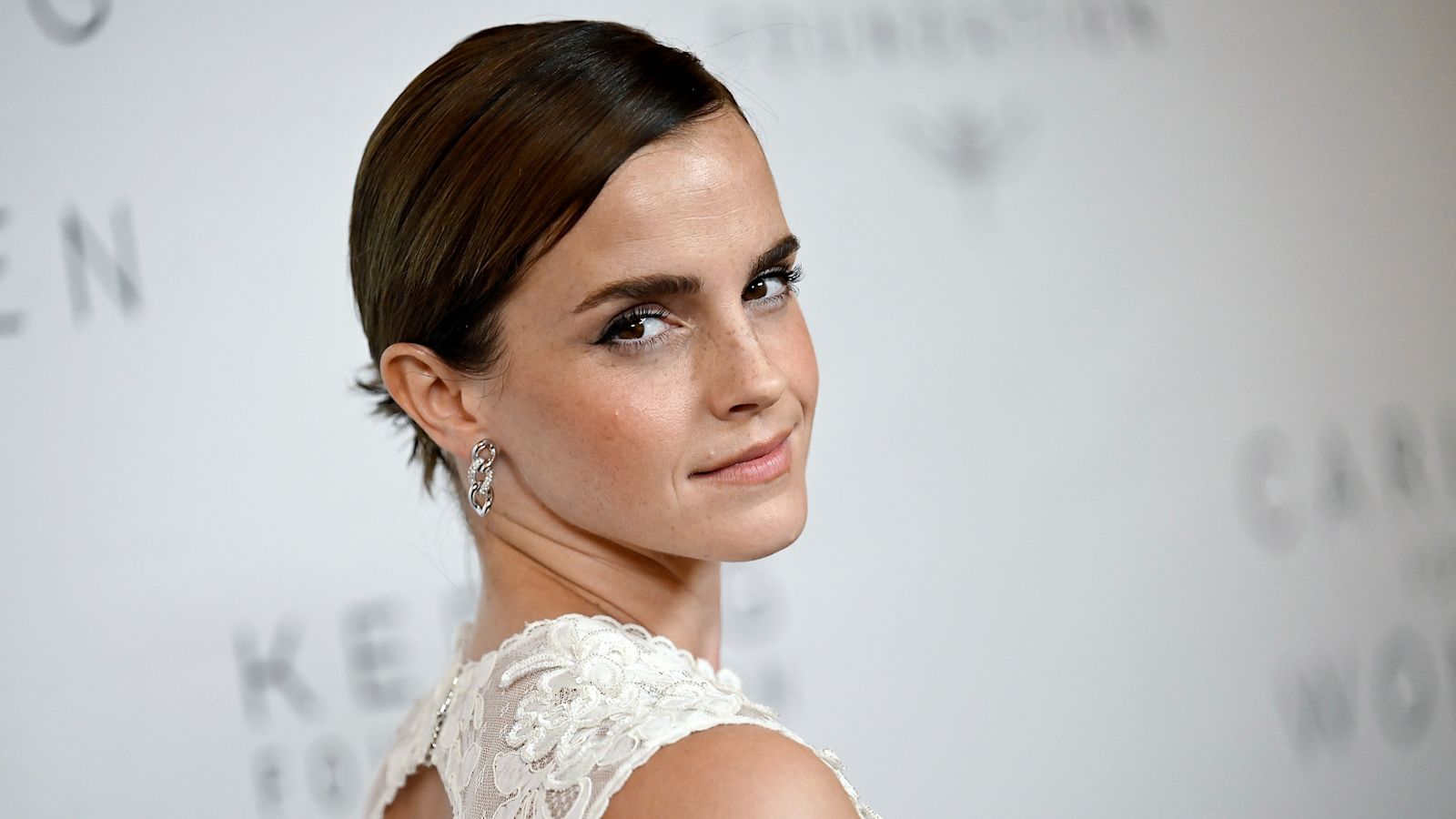 Harry Potter actress Emma Watson banned from driving for six months | ITV News