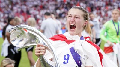 Euro Girls Porn - Queen leads tributes to 'inspirational' Lionesses after historic Euro 2022  win | ITV News