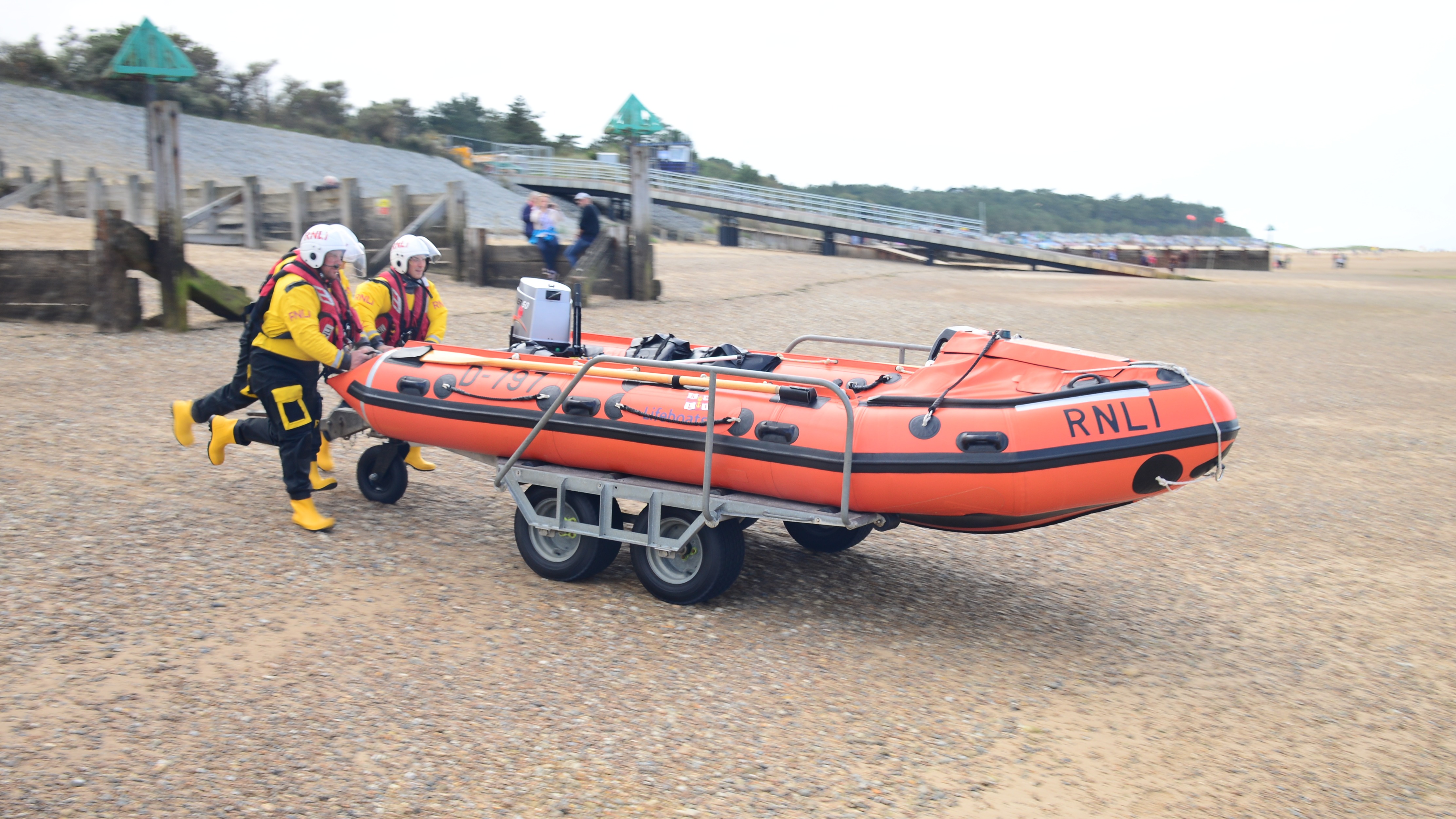 four rescued after being cut off by the tide in north norfolk itv news anglia