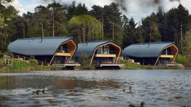 Center Parcs offers guests a range of accommodation including lakeside cabins. 