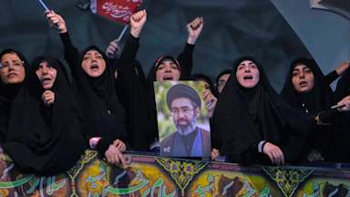 Tehran threatens to halt energy exports after US reimposes its blockade