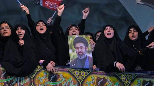 Tehran threatens to halt energy exports after US reimposes its blockade