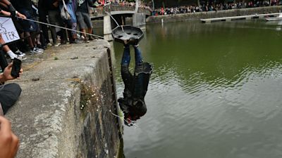 PA image of Colston being put in to the harbour