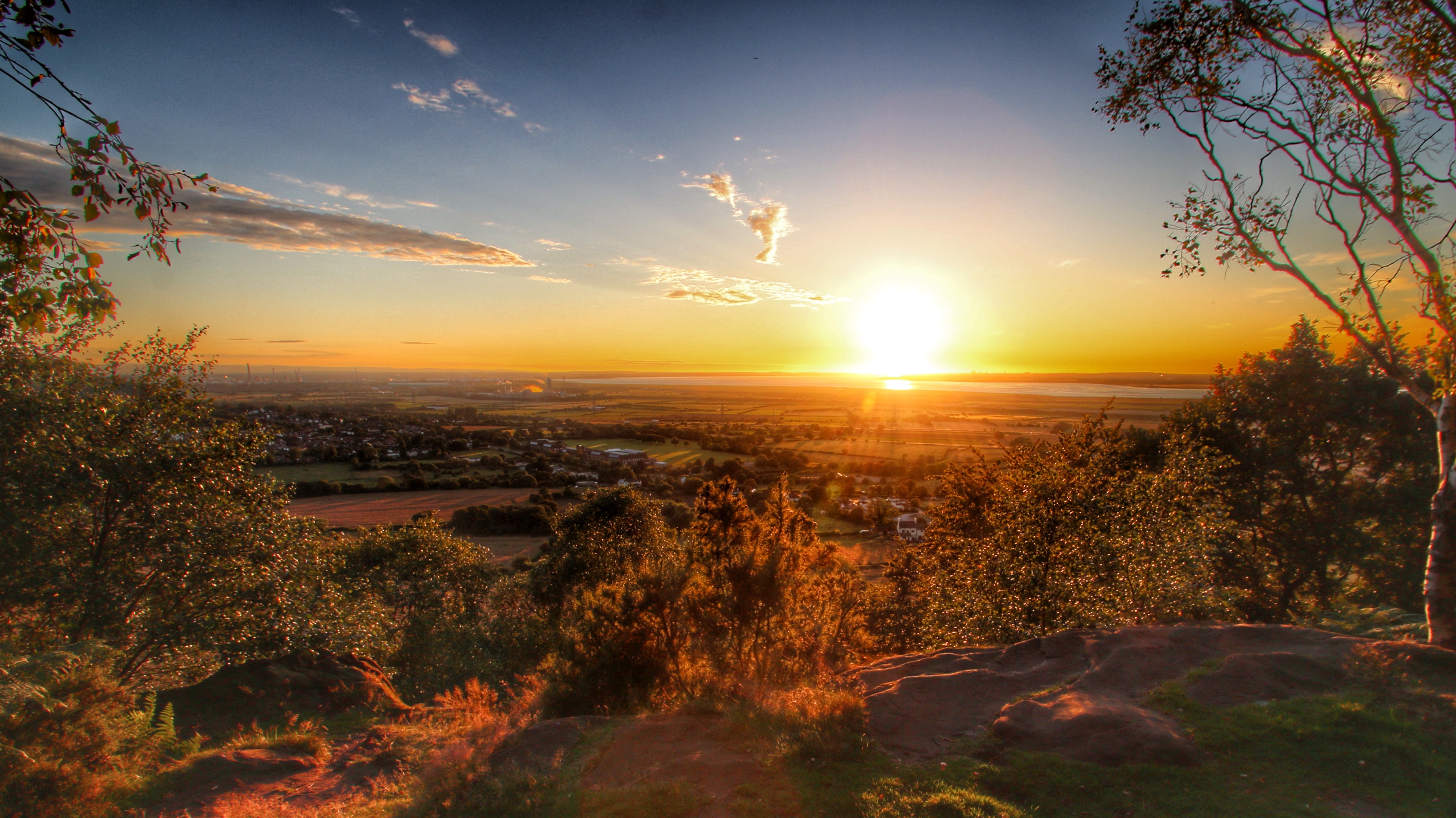 Hottest day of the year. Humidity levels rise ITV News Granada