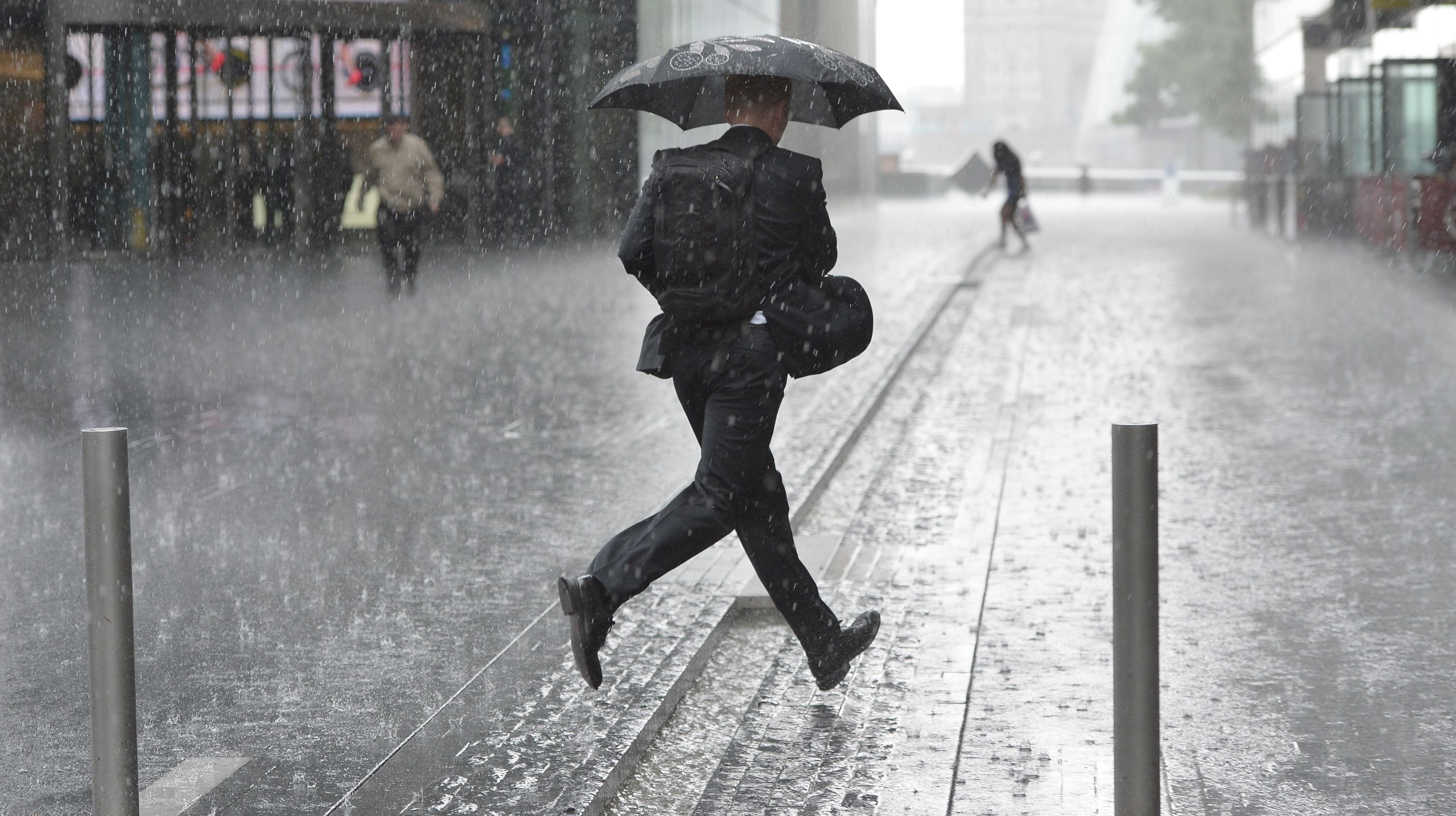 Yellow weather warning for heavy rain on Friday | ITV News London