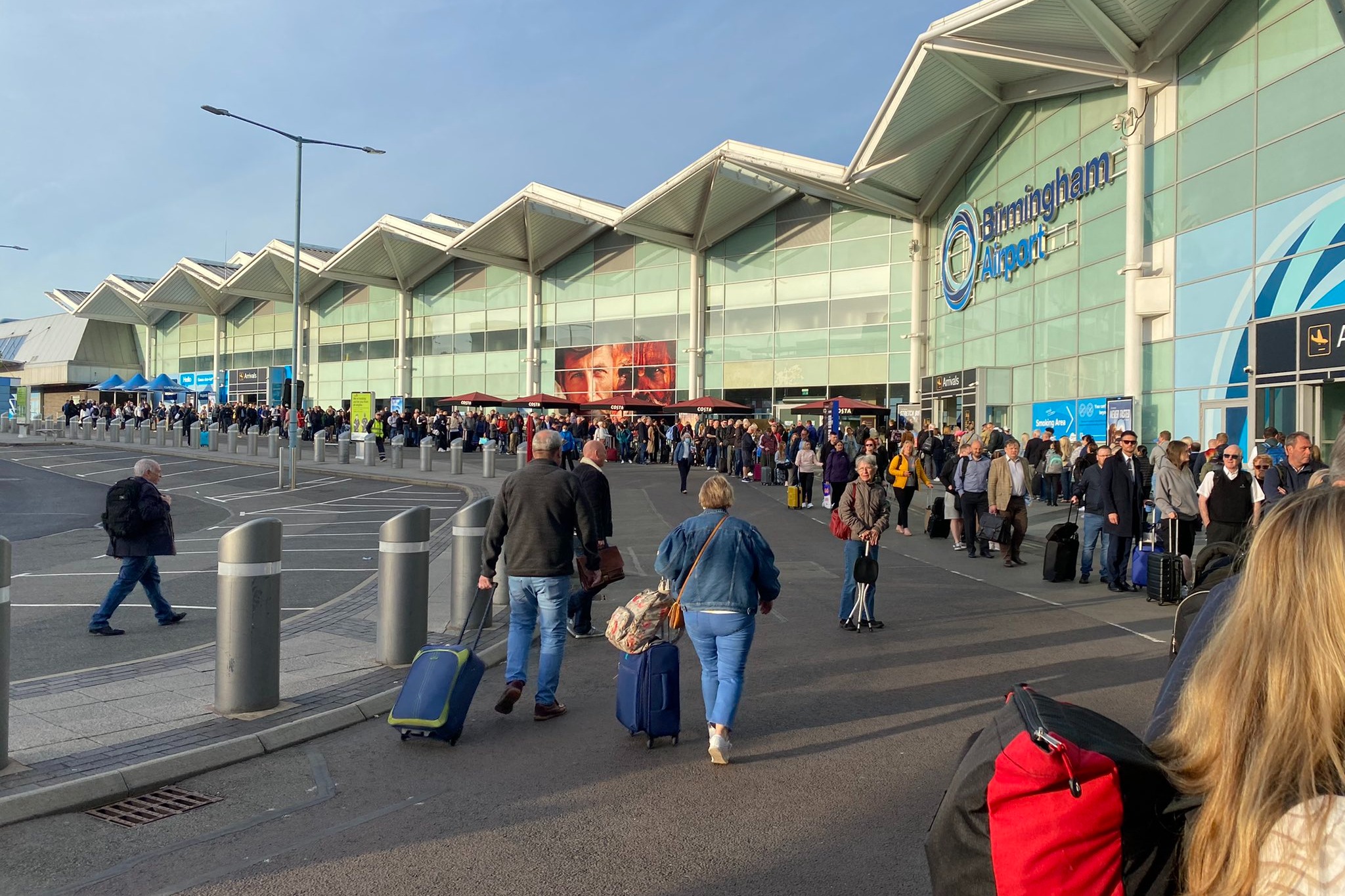 Birmingham Airport To Discuss Plans For Quicker And Simpler Security   Birmingham Queues 02 