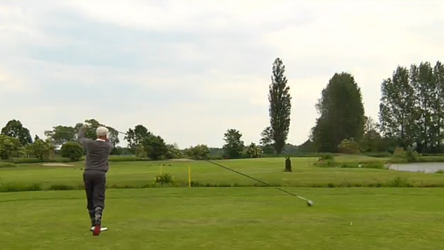 Longest 'usable' golf club - Guinness World Records 2015 