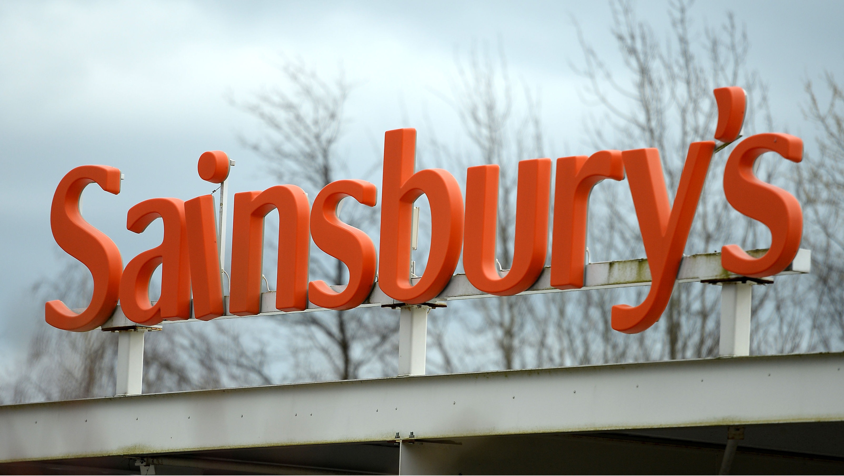 Sainsbury S Apologises After Lesbian Couple Told To Stop Kissing Itv News