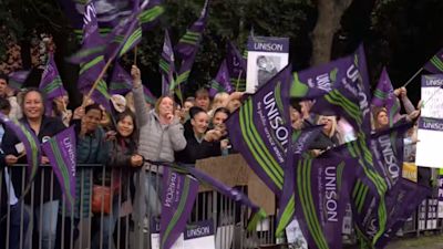 0404NHS wirral strike