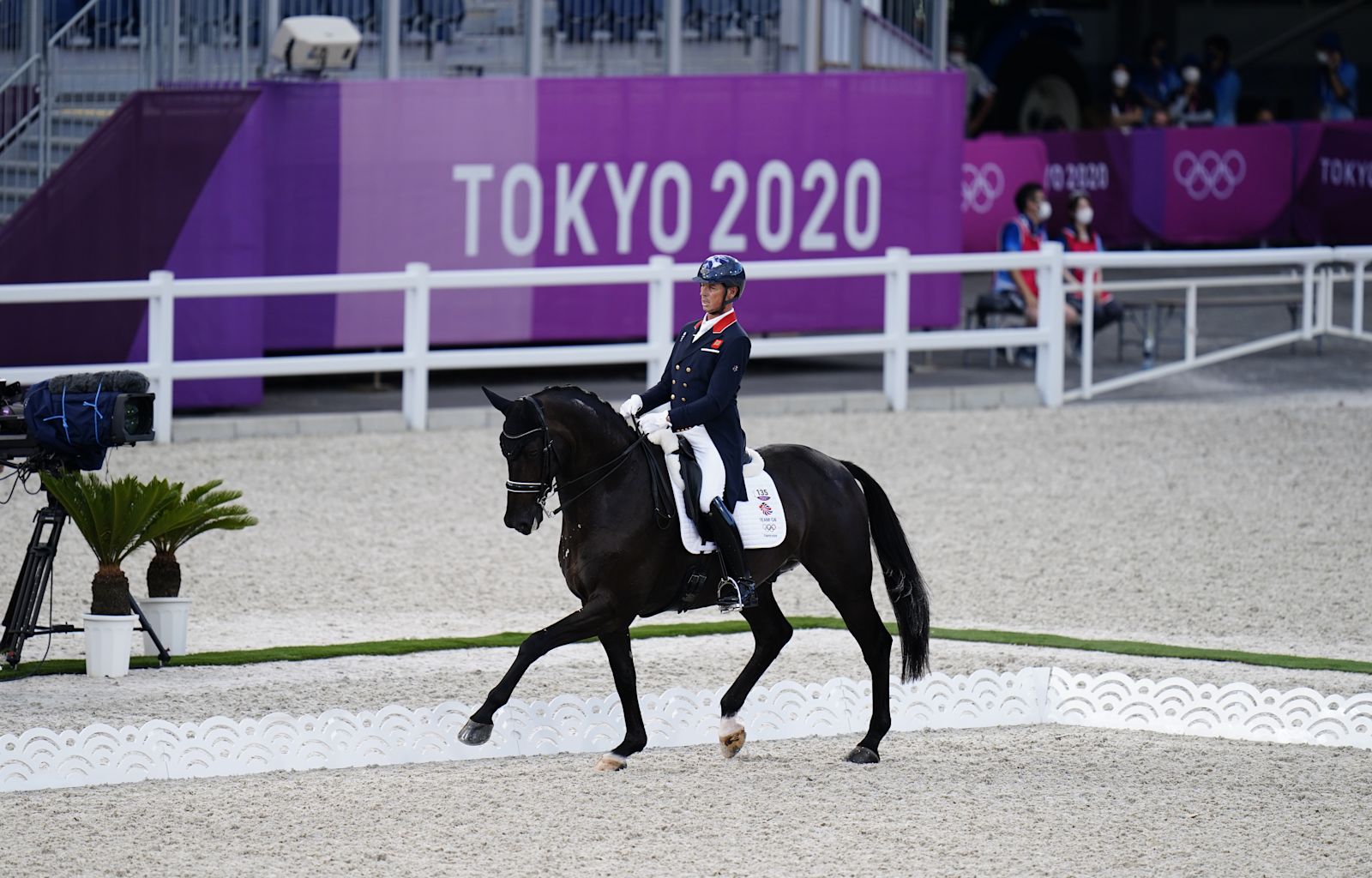 Sark's Carl Hester wins Dressage bronze medal at Tokyo Olympic Games | ITV  News Channel