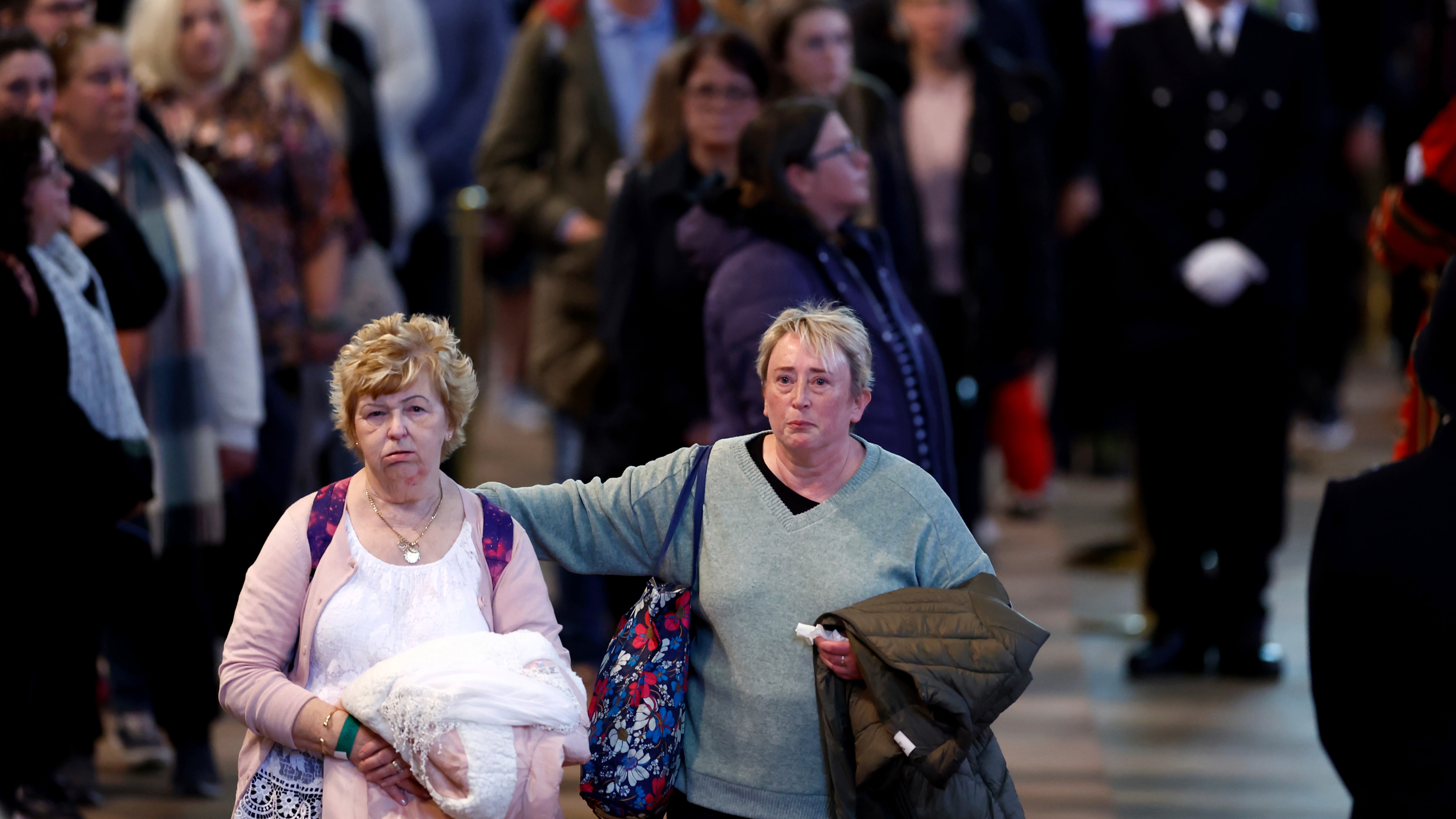 Queue for Queen's lying in state closed as funeral approaches ...