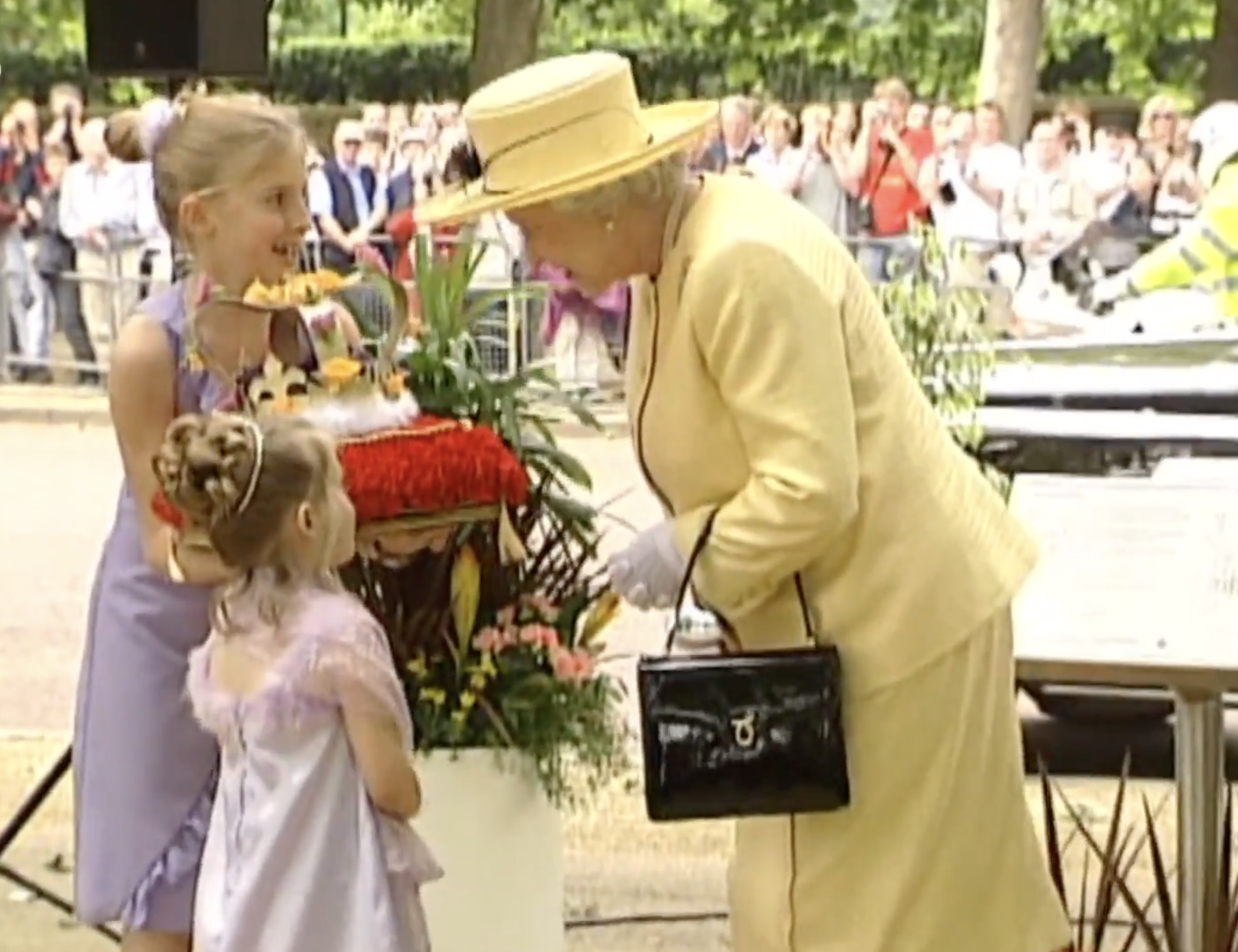 How The Queen Made A Little Girl From Clevedon's Wish Come True | ITV ...