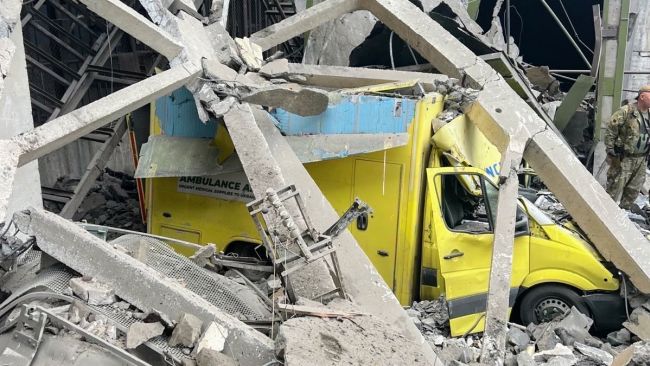 Missiles have destroyed the first ambulance donated by Warwickshire’s Ambulance Aid in Ukraine. They have sent Ukraine five ambulances and one SUV so far.