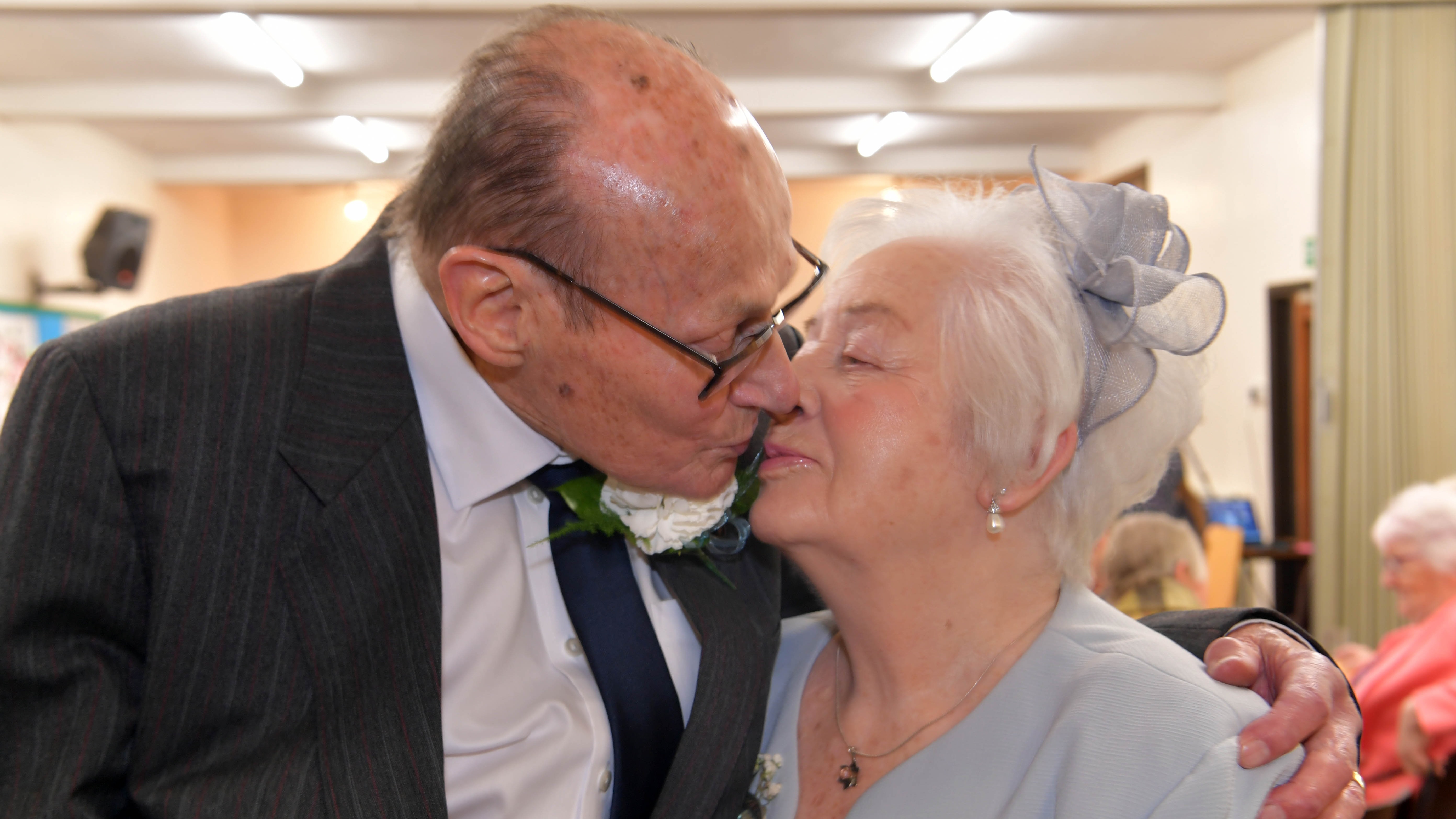 Proving You Are Never Too Old To Find Love 95 Year Old Man Gets Married For First Time To Bride