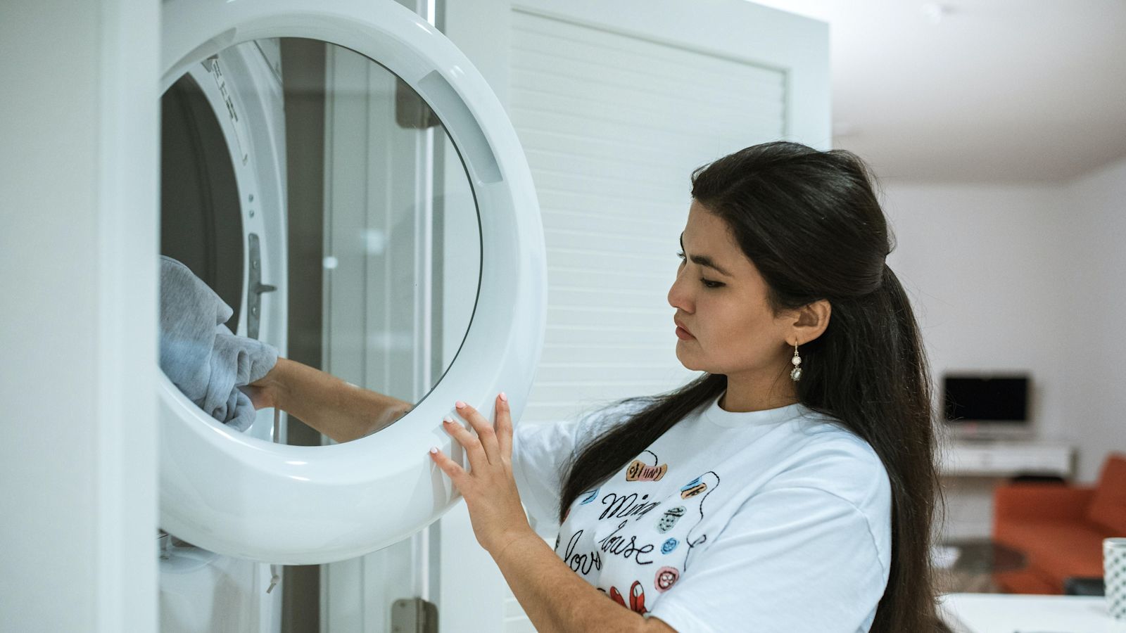 How you could get paid to use less electricity today under National ...