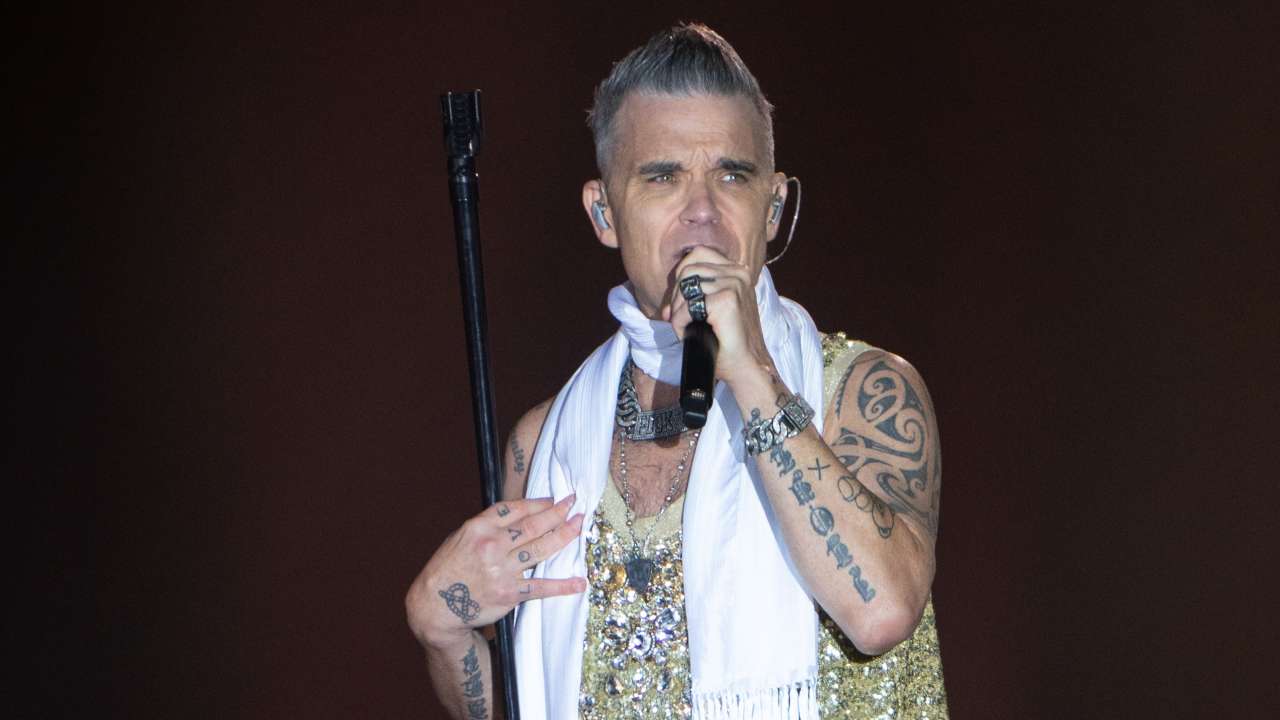 Robbie Williams fan dies after falling at Sydney concert