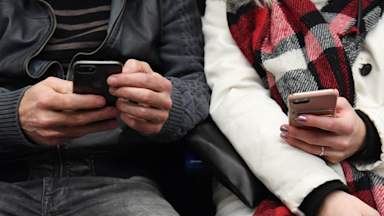 Mobile phone use may affect semen quality, study suggests