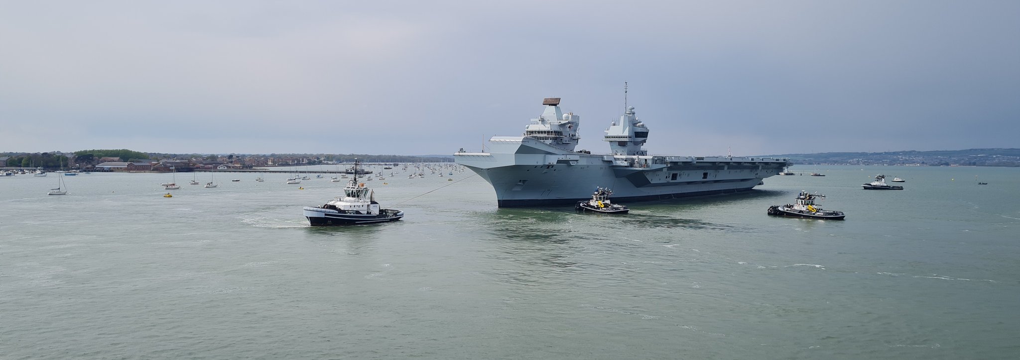 HMS Queen Elizabeth leaves Portsmouth for maiden ...