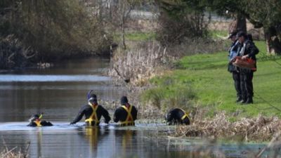 Divers in the River Stour