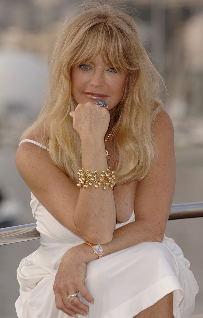 Goldie Hawn Porn Star - Hollywood's Goldie Hawn on how to help children cope with the coronavirus  and avoid 'negative bias' | ITV News