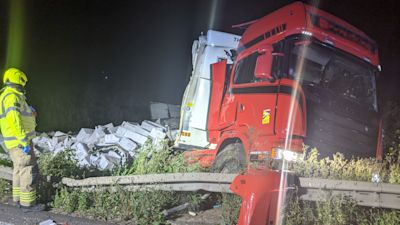 M11 LORRY CRASH