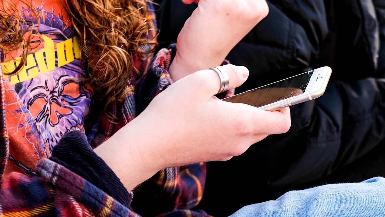 Wie funktioniert die neue Sperrstunde für soziale Medien für Teenager?