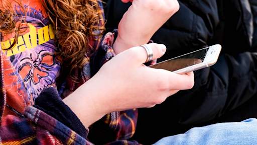 How would the proposed social media curfew for teenagers work?