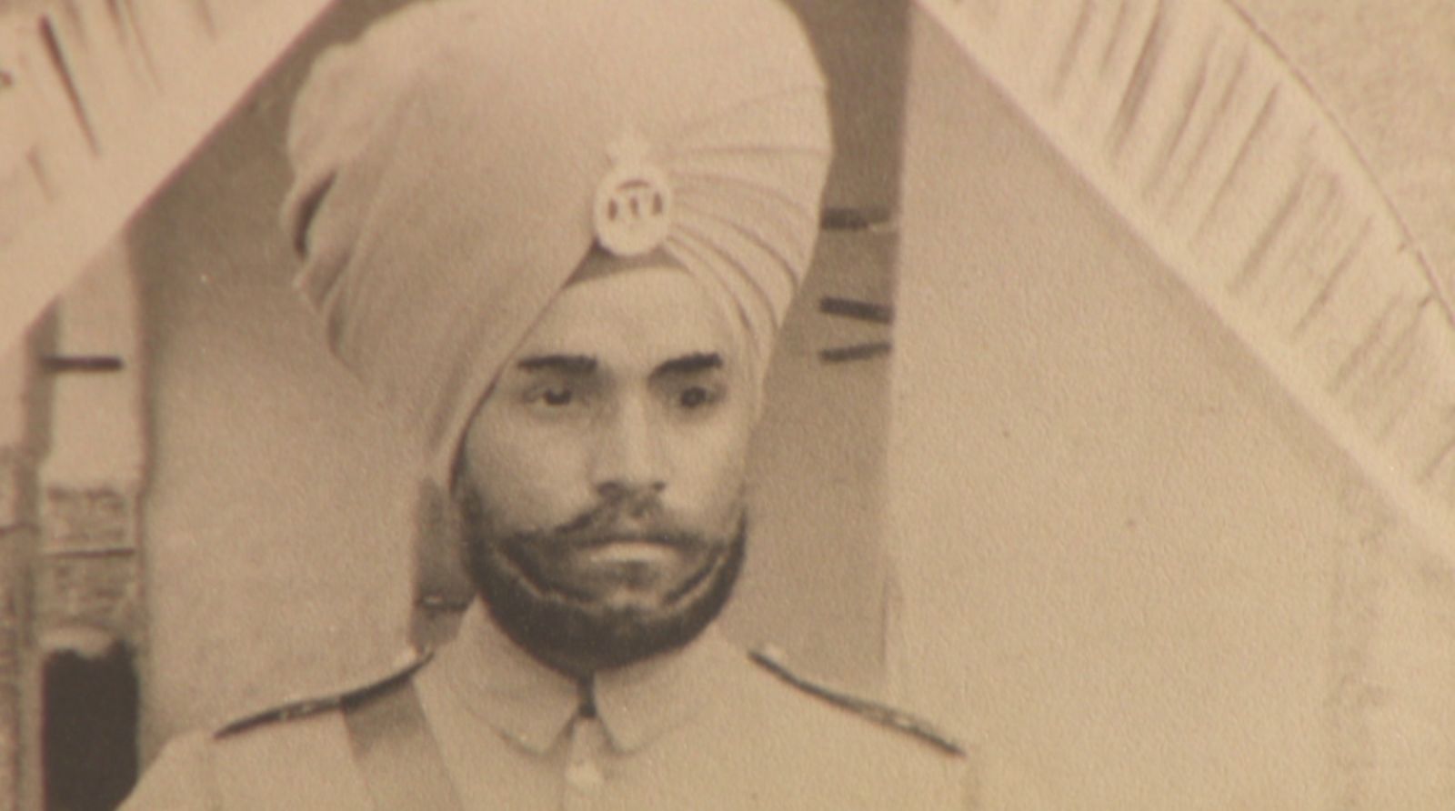 Subedar Atik The bravery of Subedar Singh and the wreath transported by train to ...