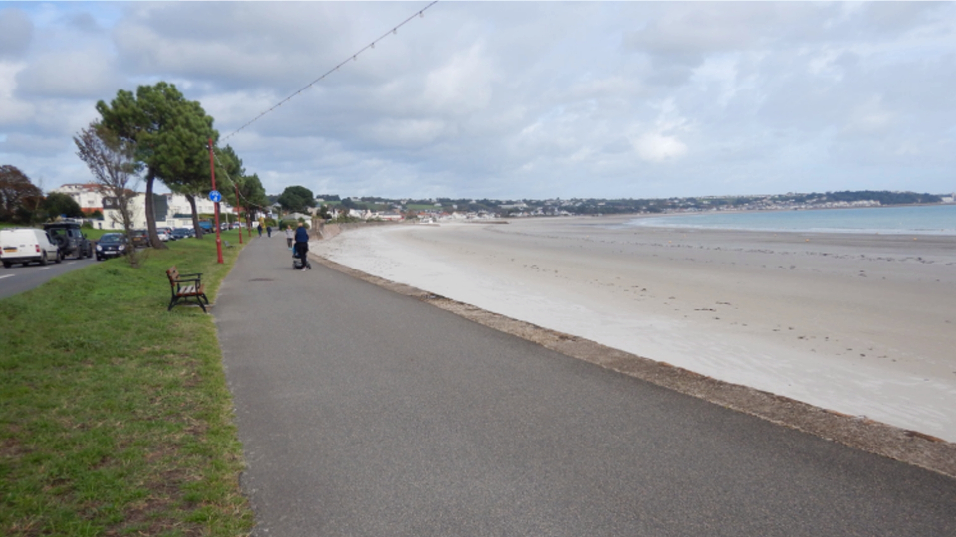 Woman's body washes up on Jersey's La Haule Beach ITV News Channel