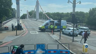 Chelsea Bridge man pulled from Thames. BPM Media