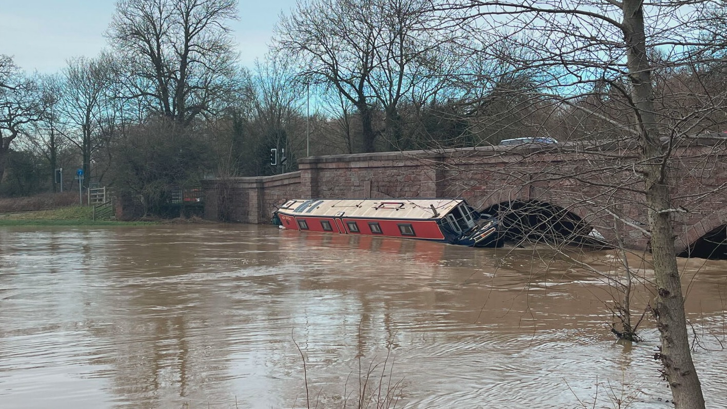Homes evacuated and more flood warnings in the Midlands after Storm ...