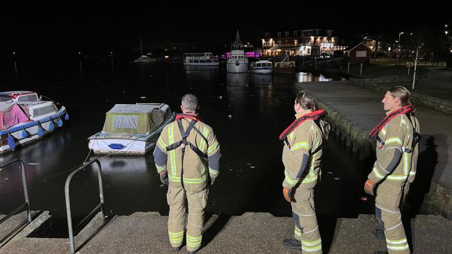 Crews from Lowestoft fire station spoke to the public after reports that children had been seen testing the ice.
Credit: Twitter/@LowestoftSouth