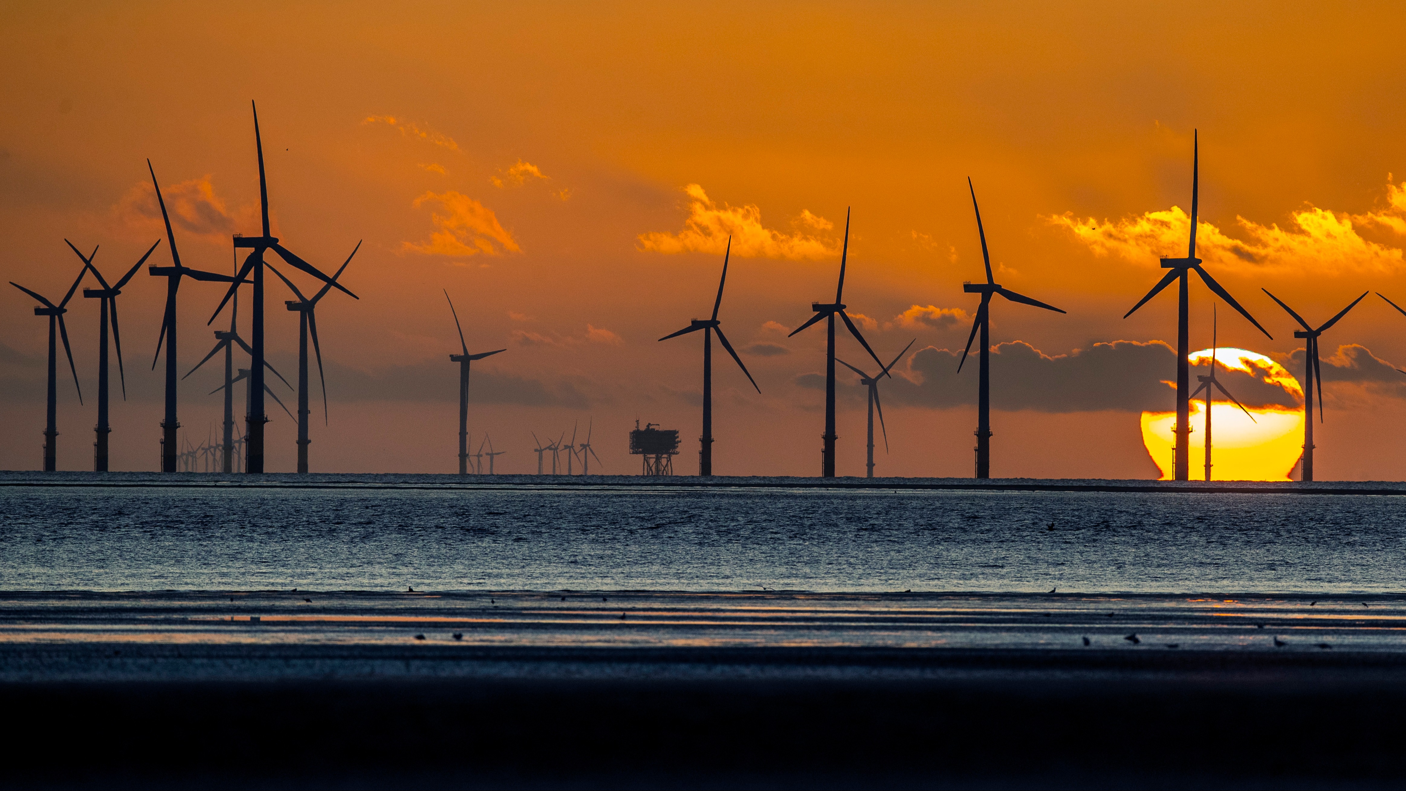 Wind farms: How much power does a wind turbine produce? How reliable are  they?