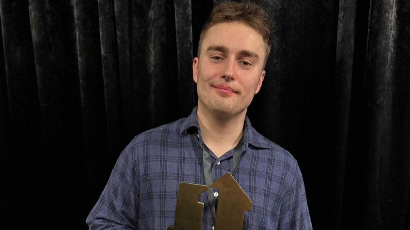 Number One Sam Sam Fender reaches number one for 'People Watching' and breaks vinyl ...