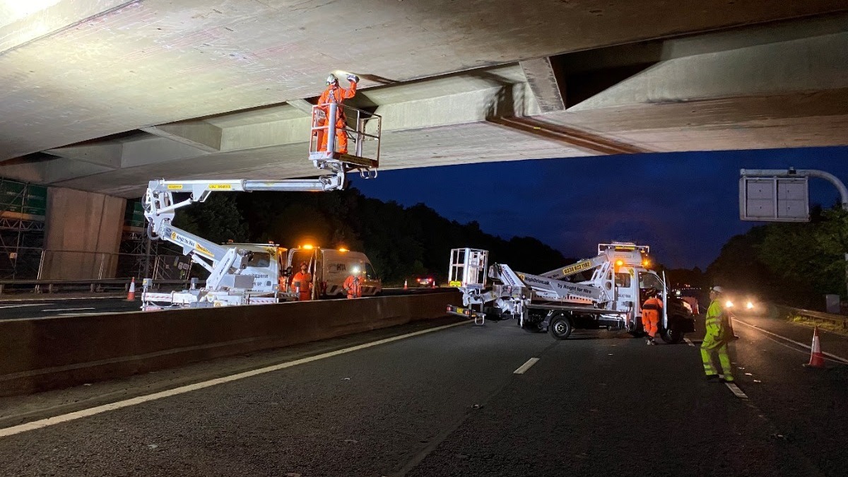 Cracked bridge over M4 in South Gloucestershire will be demolished