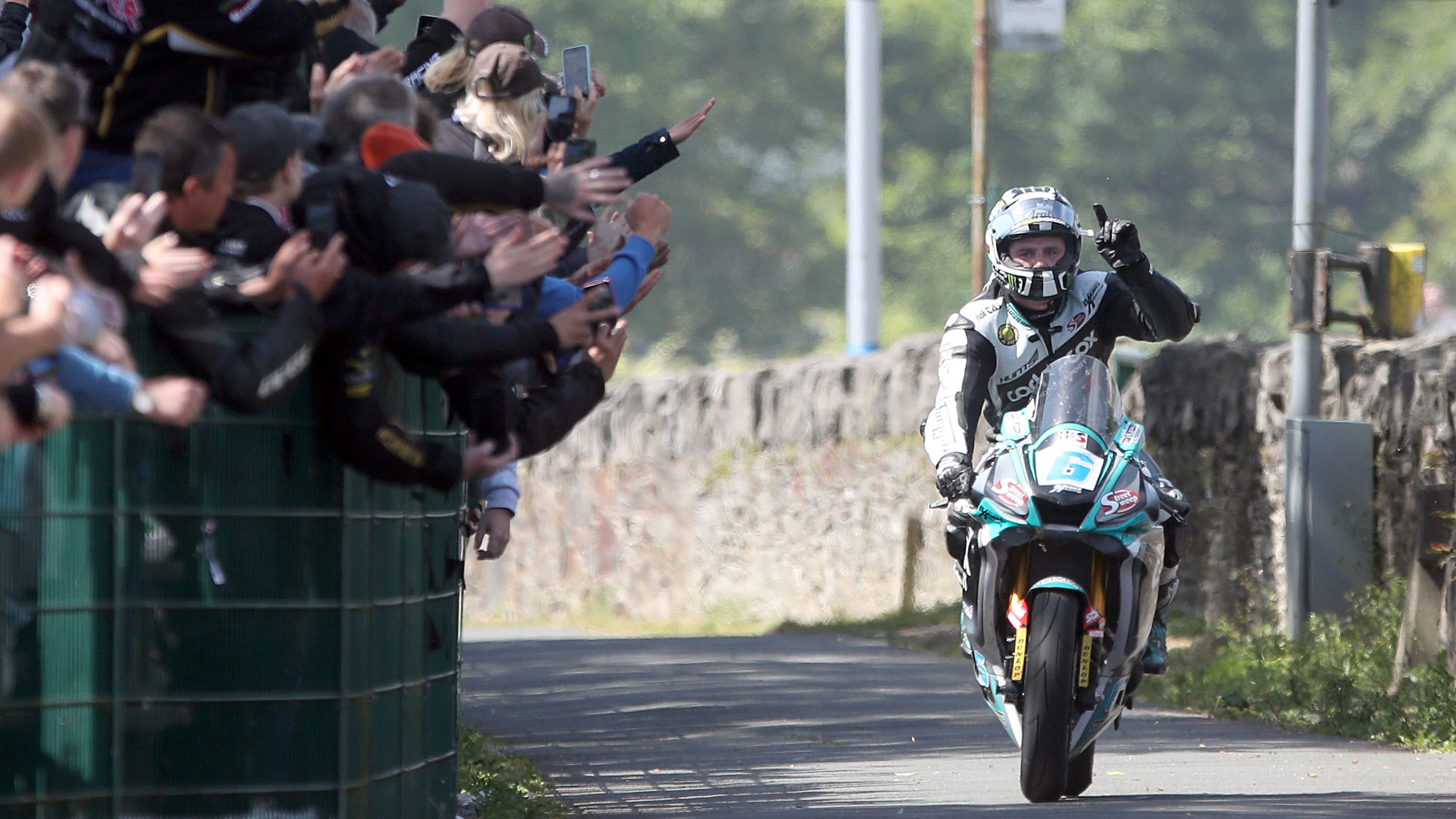 Ilha de Man, 2022 – Michael Dunlop vence a Supersport - Novo