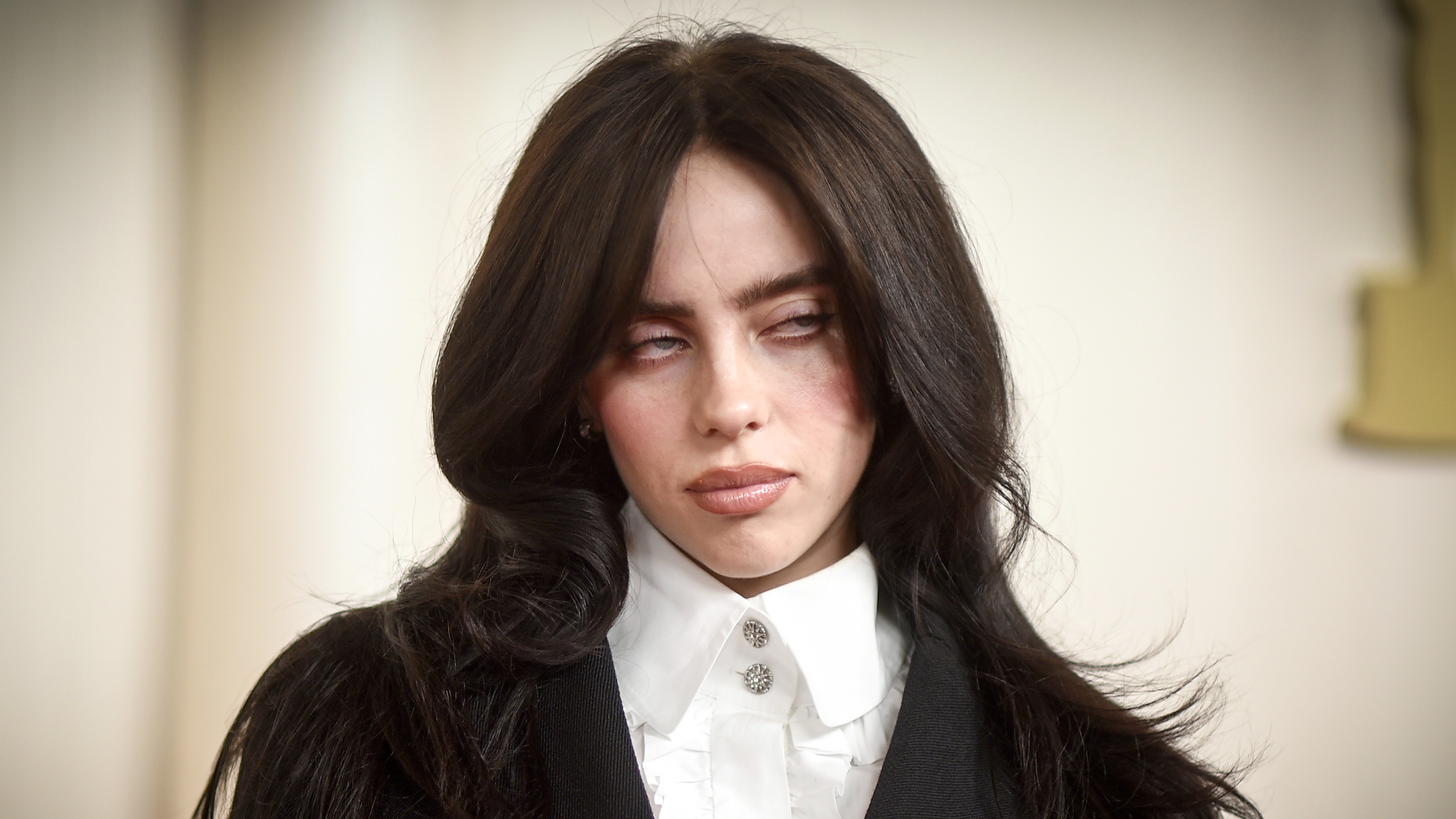 Billie Eilish and Stevie Wonder among 200 artists demanding protection from  AI | ITV News