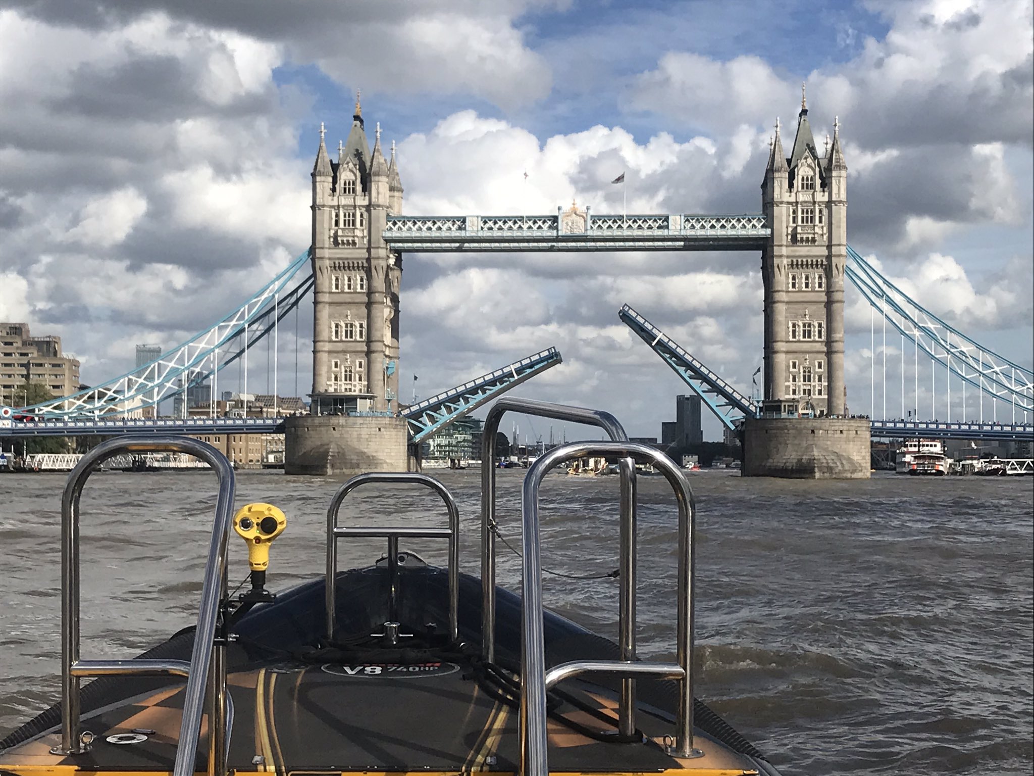 Тауэрский мост в Лондоне разводной