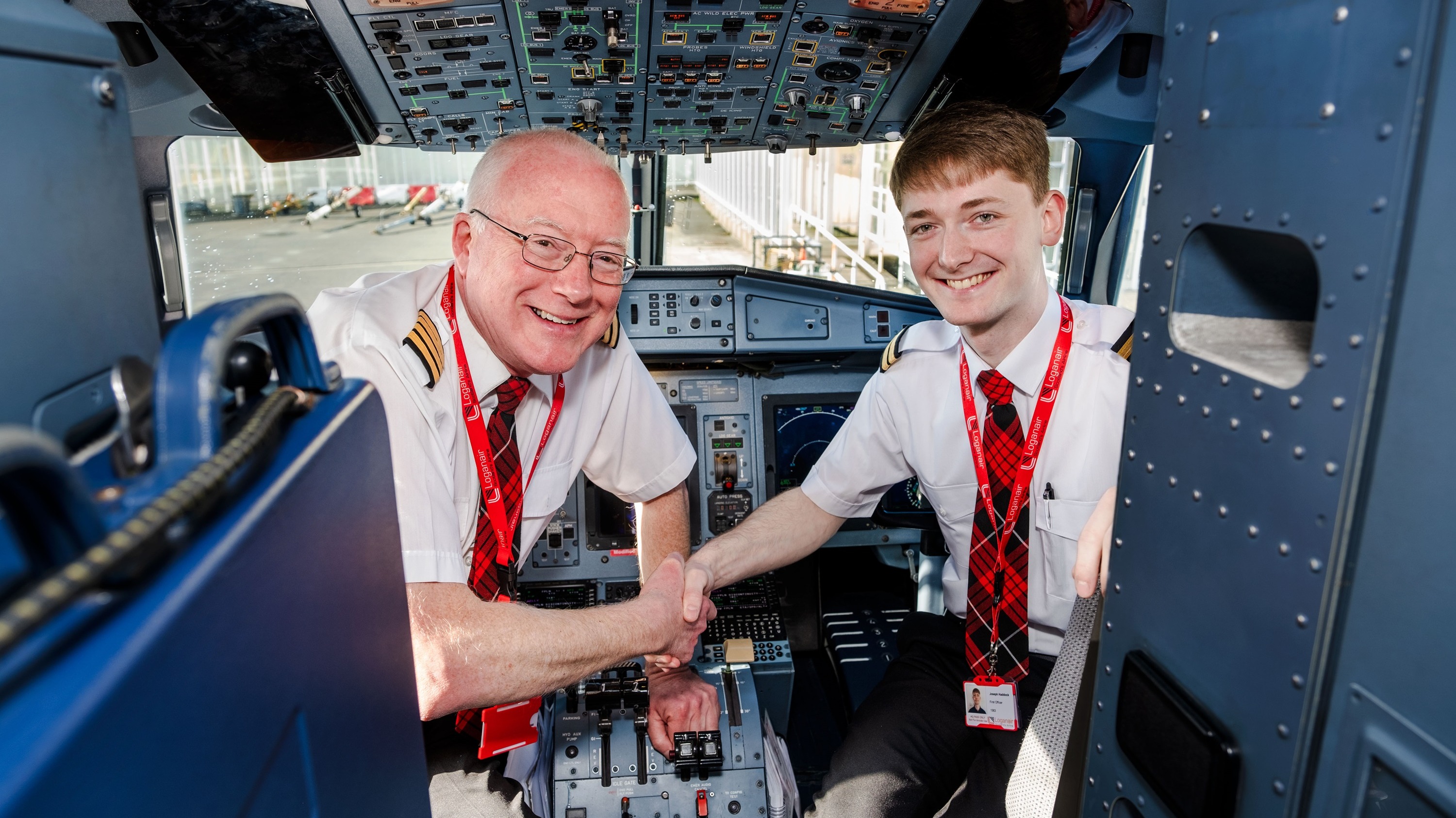 Manx pilot completes final Loganair flight back to the Isle of Man
