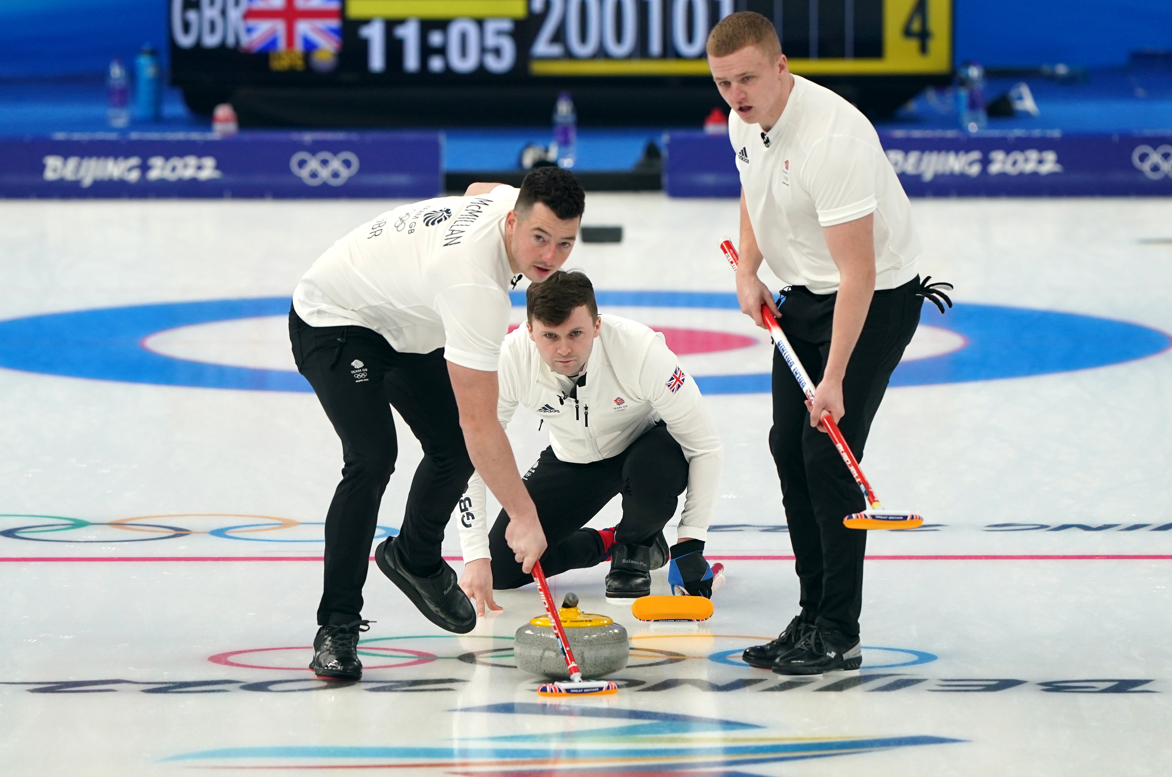Dumfries And Galloway Curlers Take Team Gb Men Through To Olympic Gold Medal Game Itv News Border