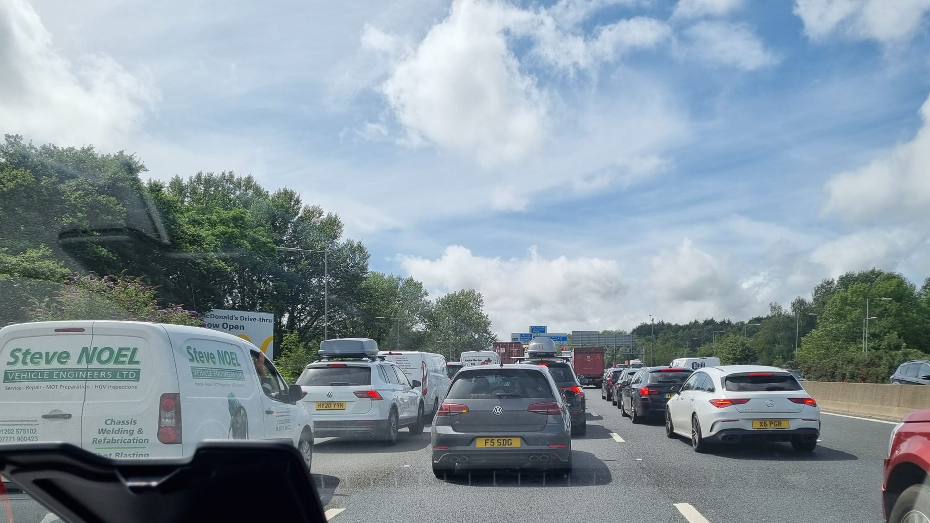 M27 traffic Serious collision closes westbound carriageway at J3