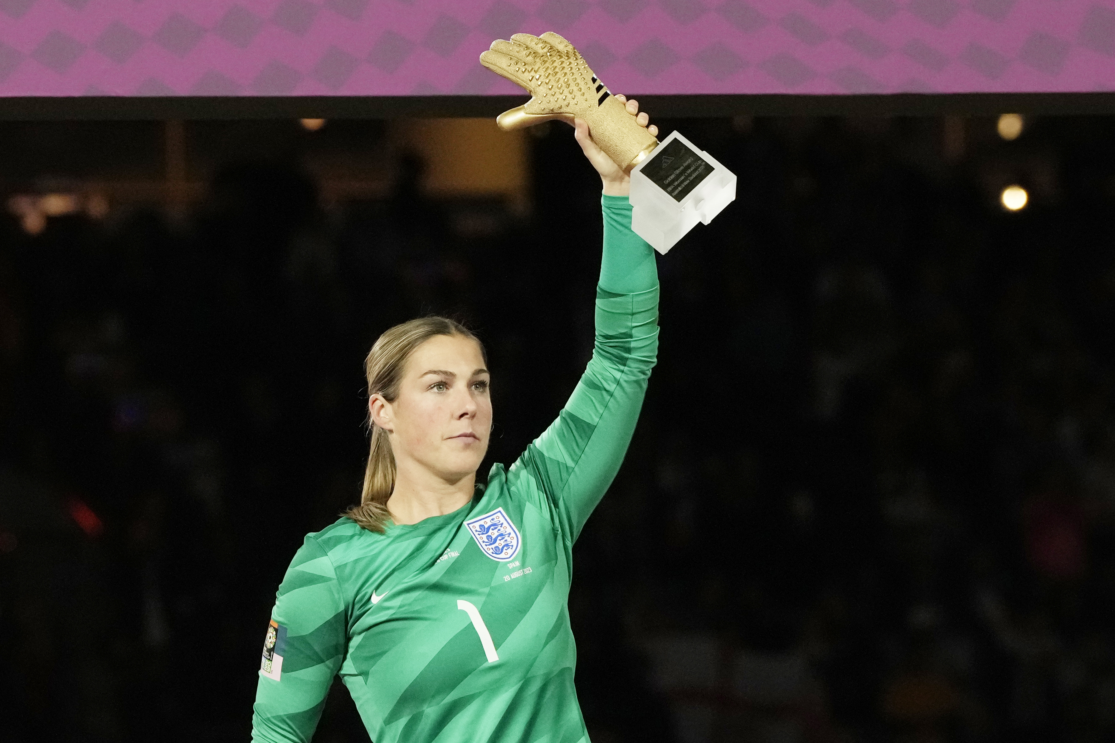 Mary Earps: England goalkeeper hits out at Nike over shirt row