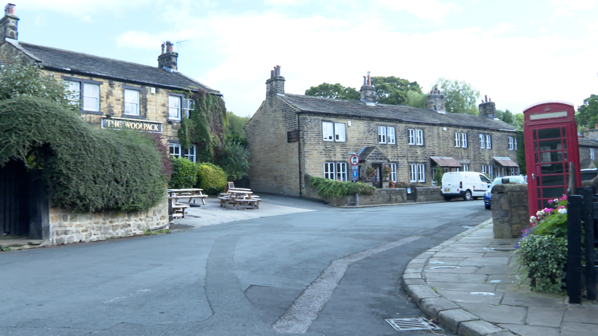 emmerdale village tour gift shop