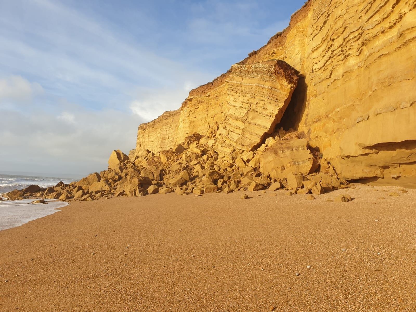 Warning issued after huge rockfall on Dorset beach | ITV News West Country