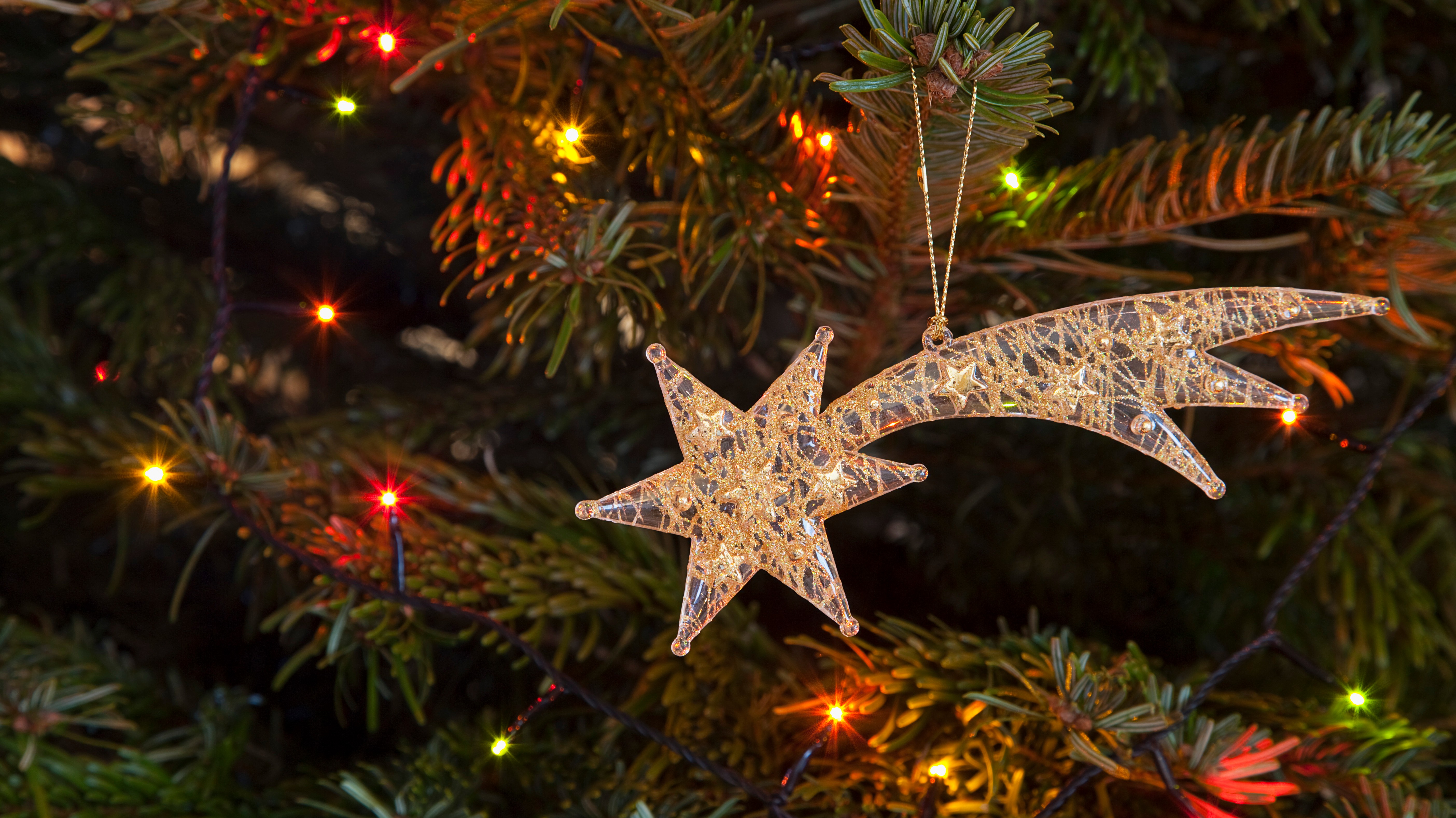 Faulty Christmas tree lights warning after house fire rescue ITV News