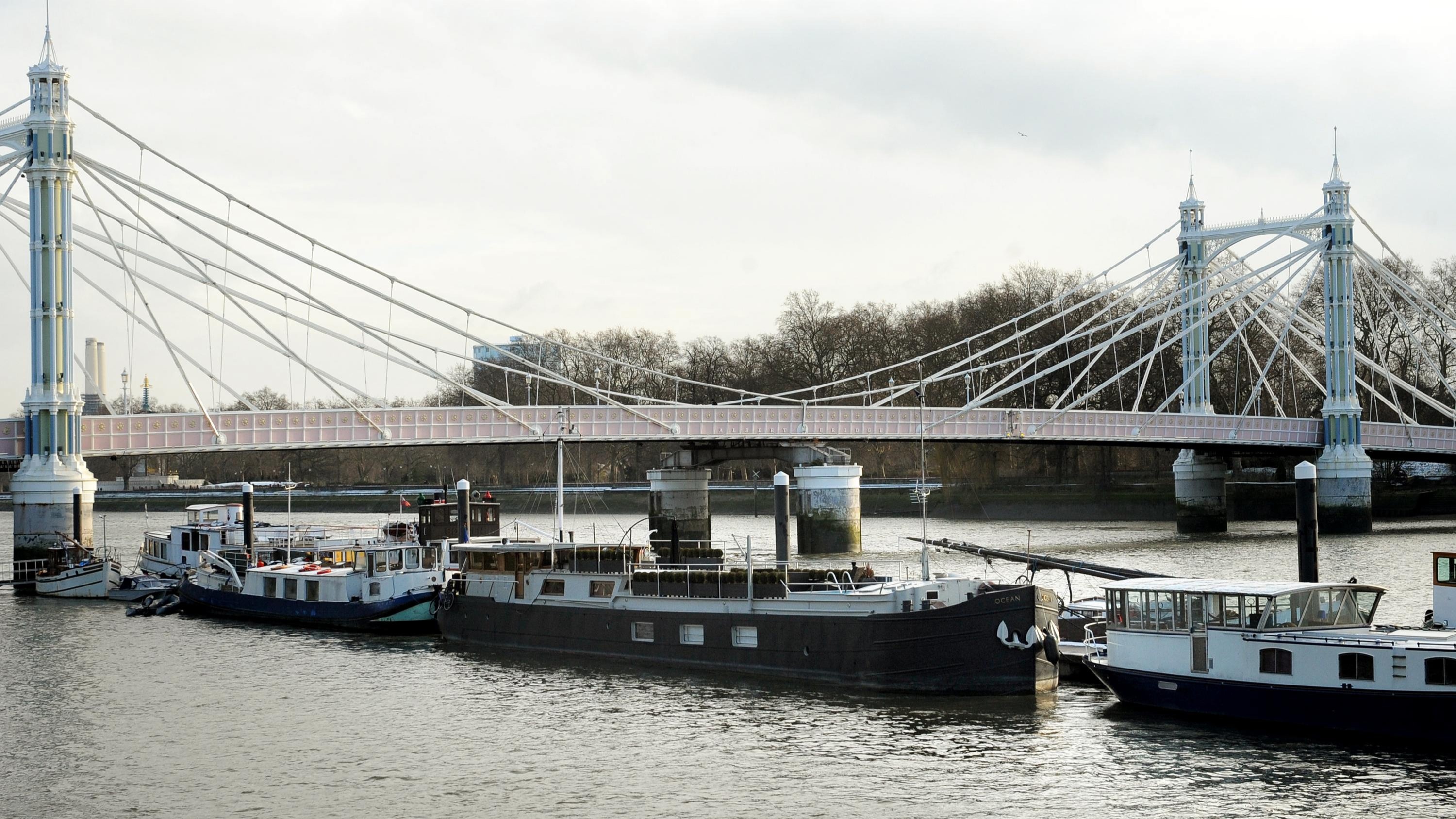 HGV drivers will be fined if they use Albert Bridge to cross the