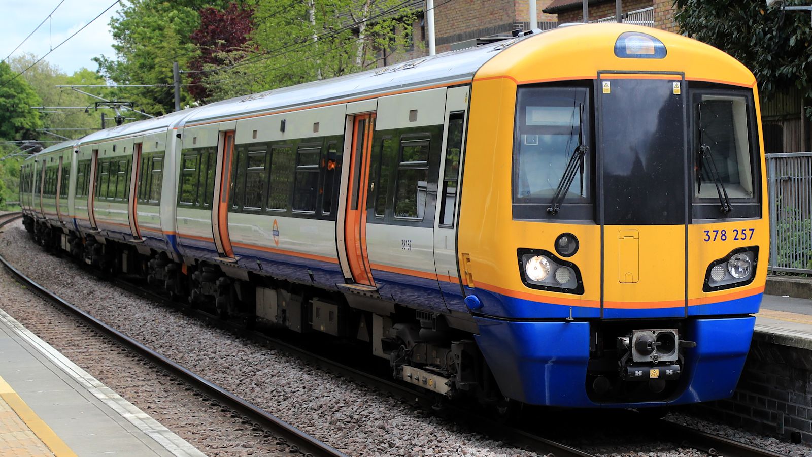 How do Tube, bus and rail strikes affect London travel this weekend ...